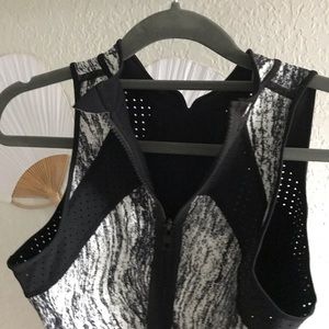 LOW PRICE MOVING- RARE LULULEMON REVERSIBLE WORKOUT TOP VEST